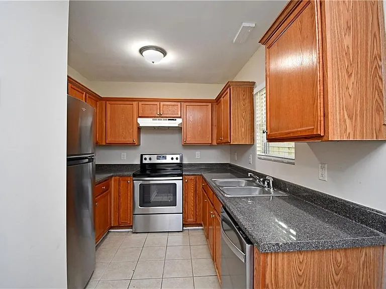 639 Mill Stone Blf #A — Photo 5
