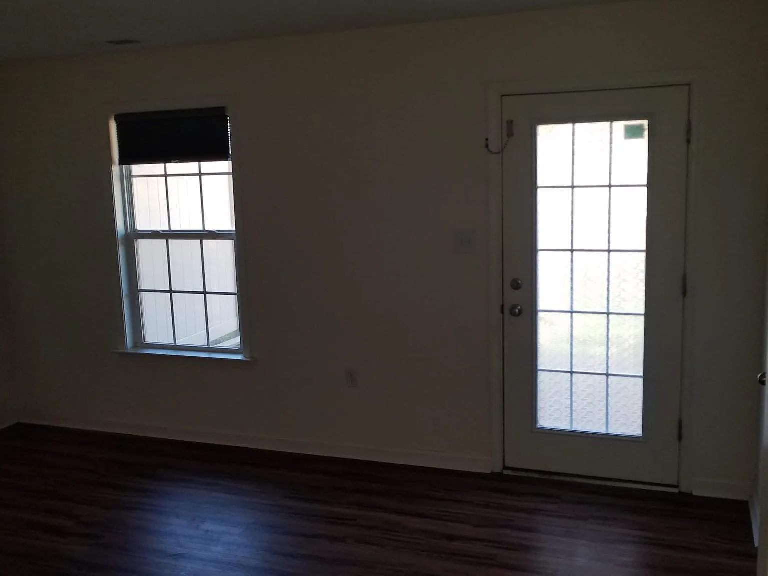 244 Morlatt Ln — Photo 3