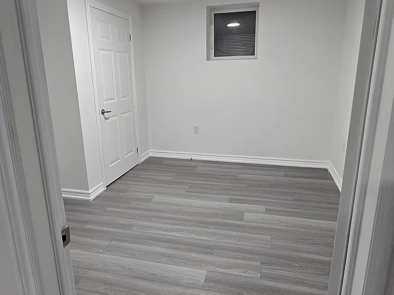36 Crombie St — Photo 6