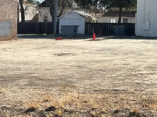 213 E St, Lemoore, CA 93245