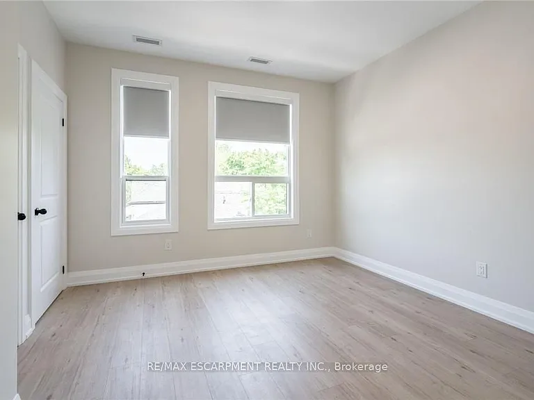 9 Munn St #A — Photo 24