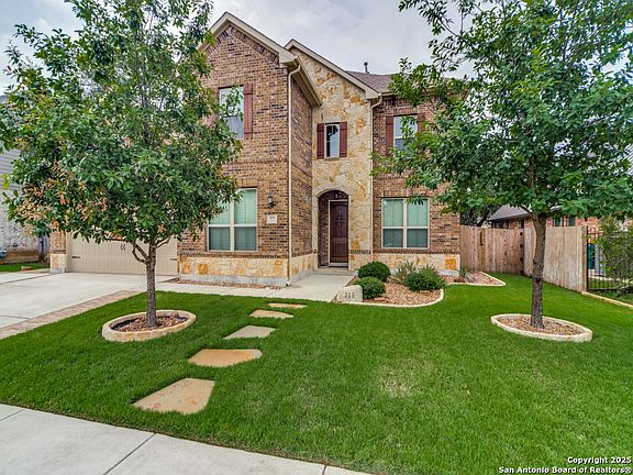 2nd image of 306 Woods Of Boerne