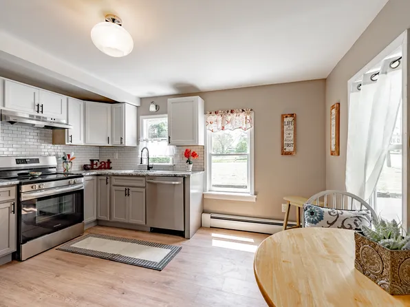 2 Mabel Street, Windsor Locks, CT 06096