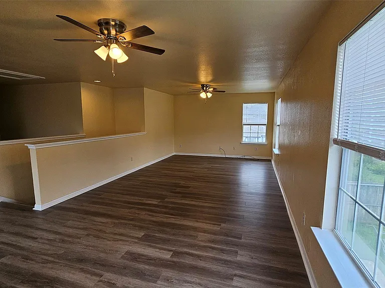 22135 Greengate Dr — Photo 24