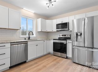 4065 Lost Creek Ct, Hickory, NC 28602