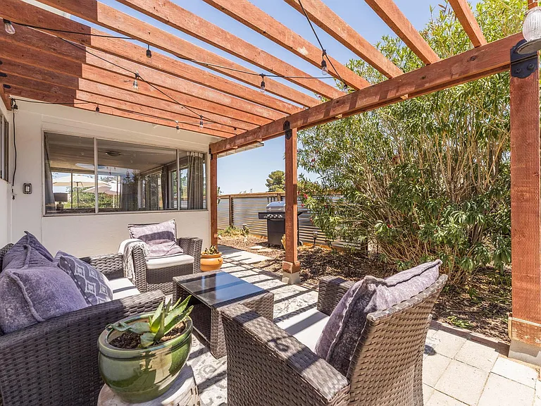 61537 Valley View Dr — Photo 43