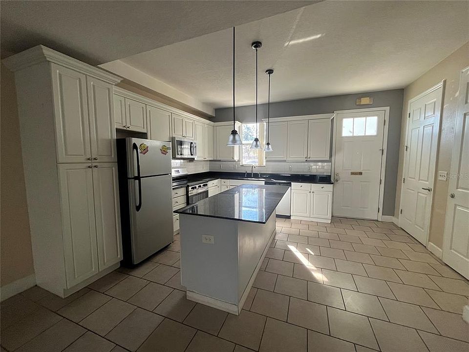 1st image of 2013 Grand Oak Dr #2013