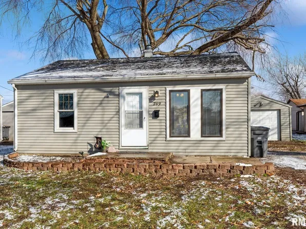 249 4th St E, Milan, IL 61264