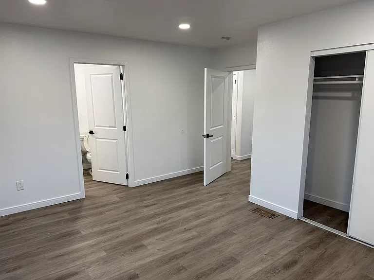 1257 E Laurelwood Dr — Photo 10
