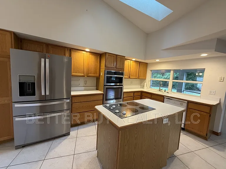81 Boston Ln — Photo 11