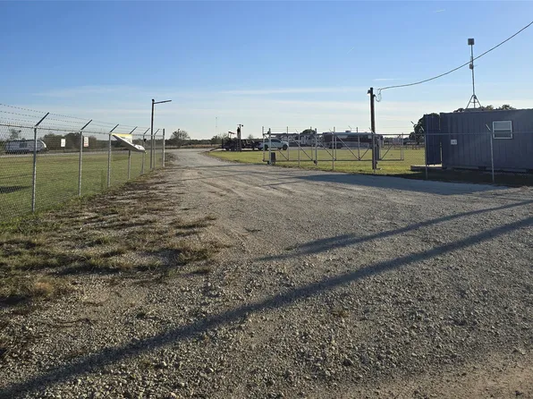 330 Whitmire Rd, Madisonville, TX 77864