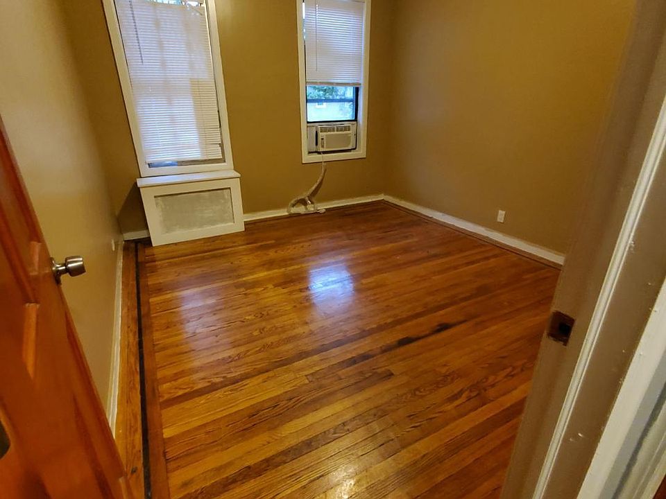 2nd image of 2441 Baker Ave