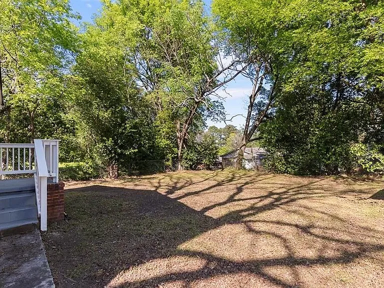 2164 Monroe Ave — Photo 20