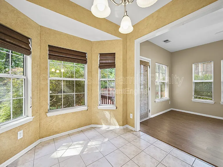 2812 Redfield Dr — Photo 14
