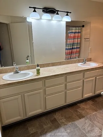 1195 Norway St NE — Photo 11