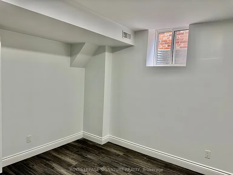 80 Midcrest Cir — Photo 12