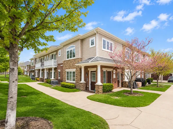 5535 Arbor Chase Dr, Ann Arbor, MI 48103