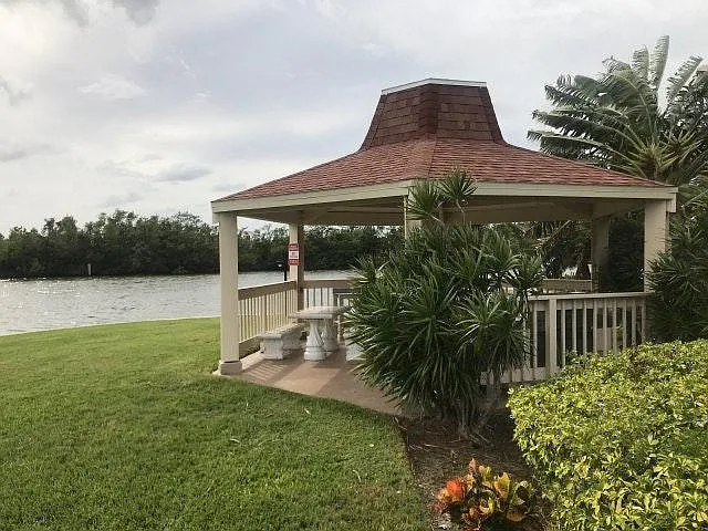 POINTE's Private Gazebo Island w/ "my bench" for unwinding in the evening to the sound or mangrove creatures and the Pointe's Osprey Family