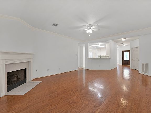 3rd image of 166 Burgandy Vine Ct #166