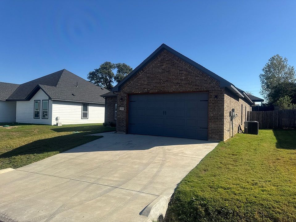 1st image of 2213 Beverly Dr