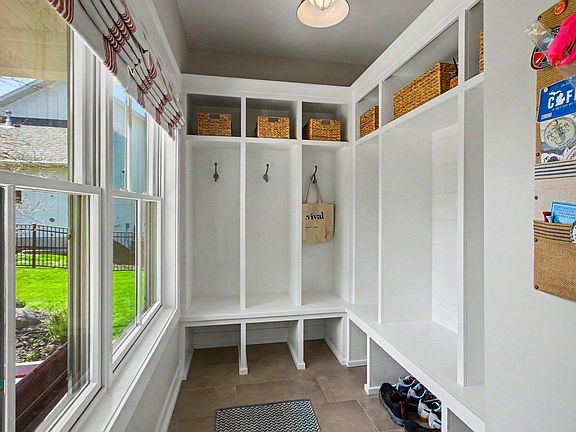 5th image of 224 Ferry St