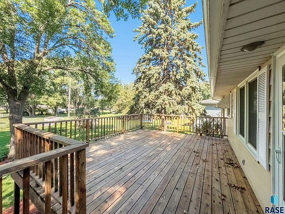 2nd image of 1305 S Dale Dr