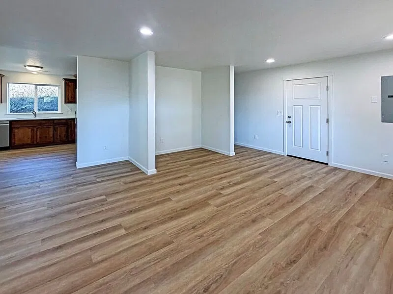 3 bed, 3.0 bath, 1768 sqft, $2,995 — Photo 3