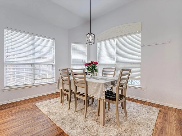1606 Barrington Hills Ln — Photo 18