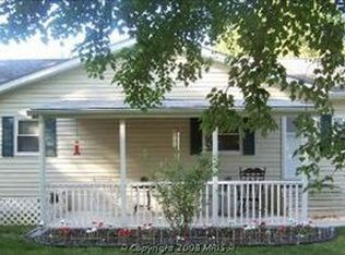 16 Collinson Lee Ln, Edgewater, MD 21037