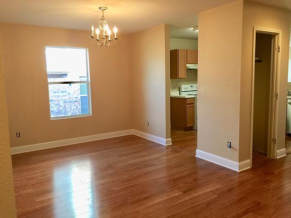 3rd image of 1464 Waterford Dr