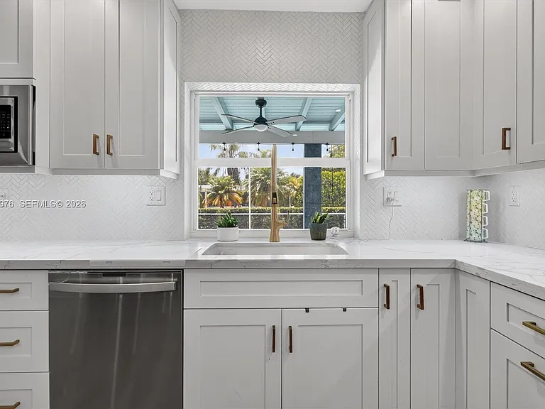 16840 SW 87th Ave — Photo 43