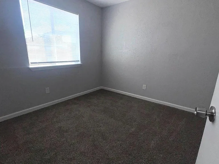 11217 Pender Ln — Photo 10