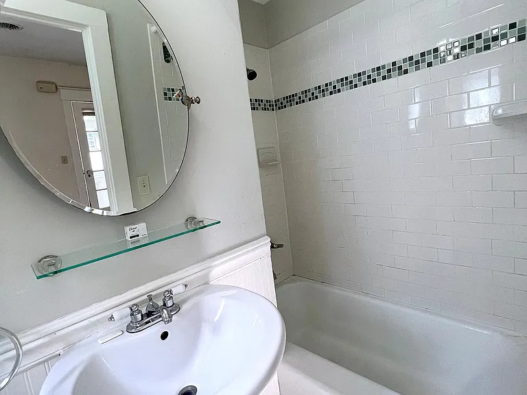 303 Richmond Ave #3 — Photo 5
