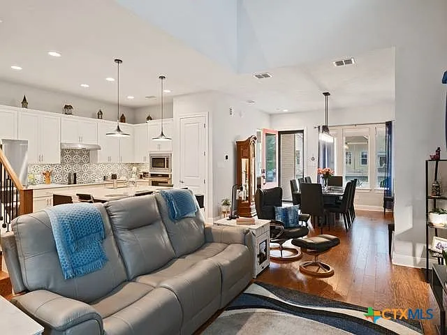 783 N Academy Ave — Photo 5