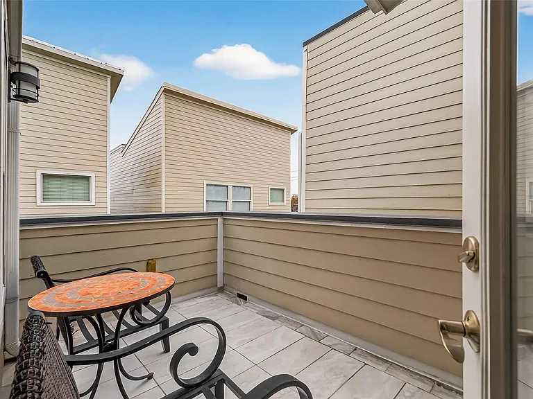 1510 Crockett St #B — Photo 33