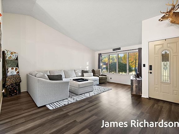 4th image of 15249 Widgeon Rd