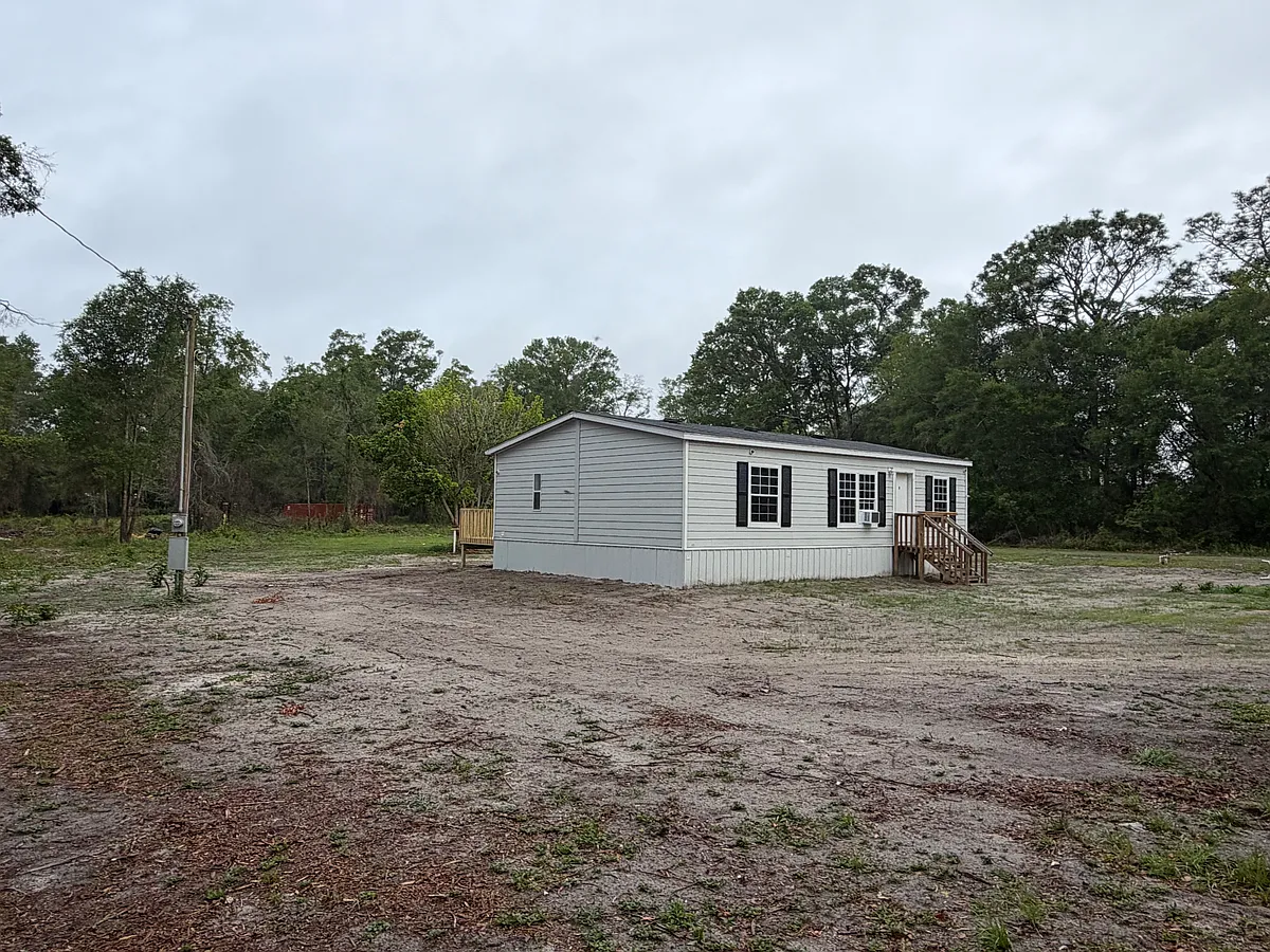 Building Photo - 172 SW Harrington Gln