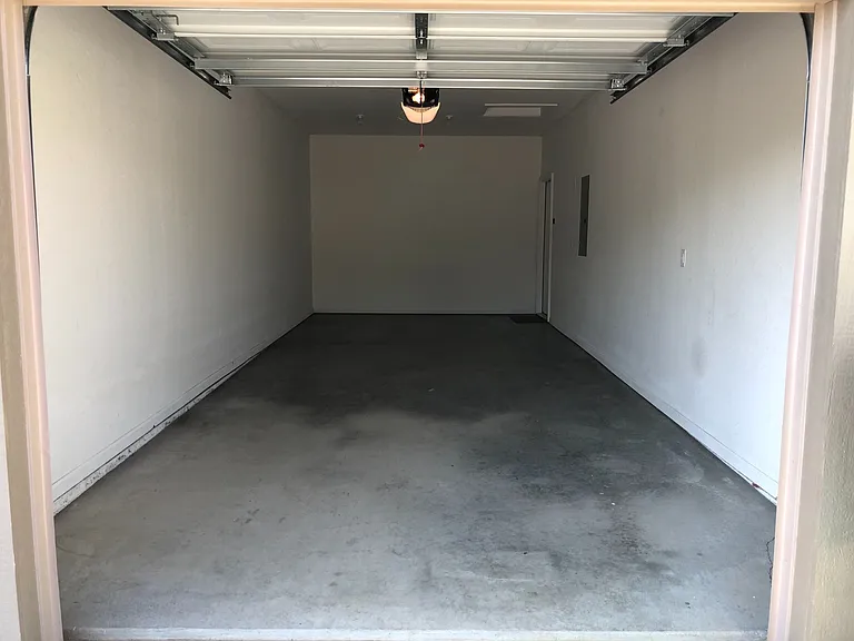 509 SE Maple Dr — Photo 4