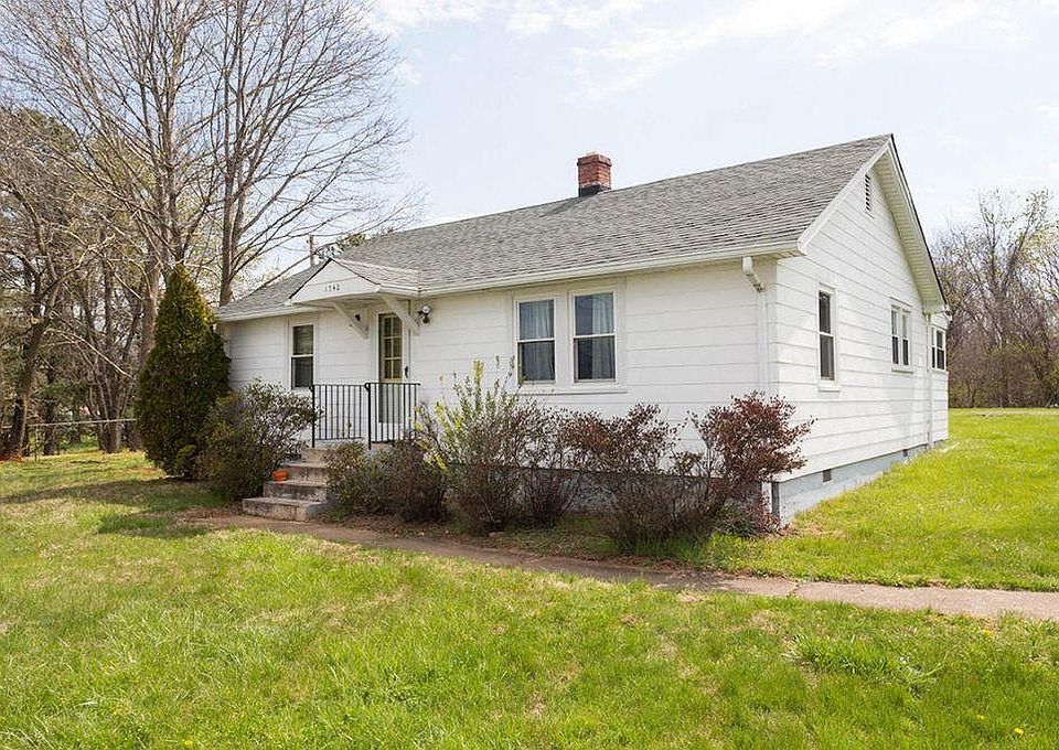 1st image of 1342 Lowry St