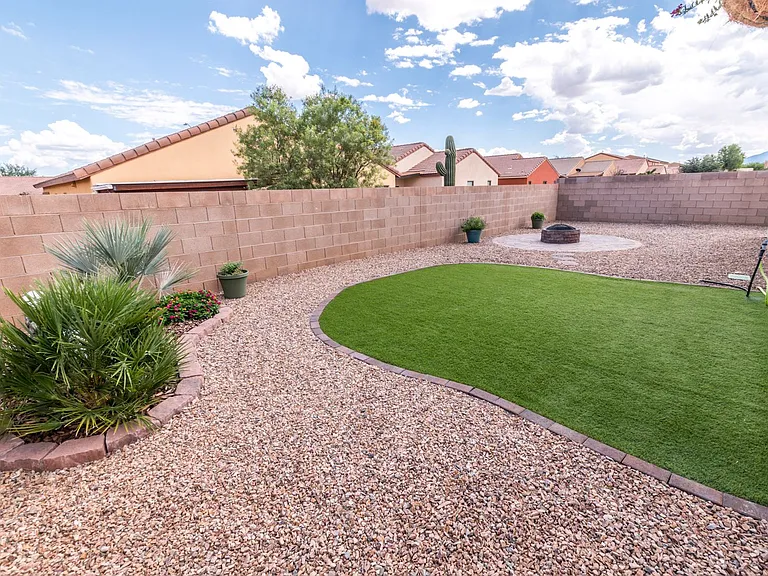 1205 Barnes Dr — Photo 43