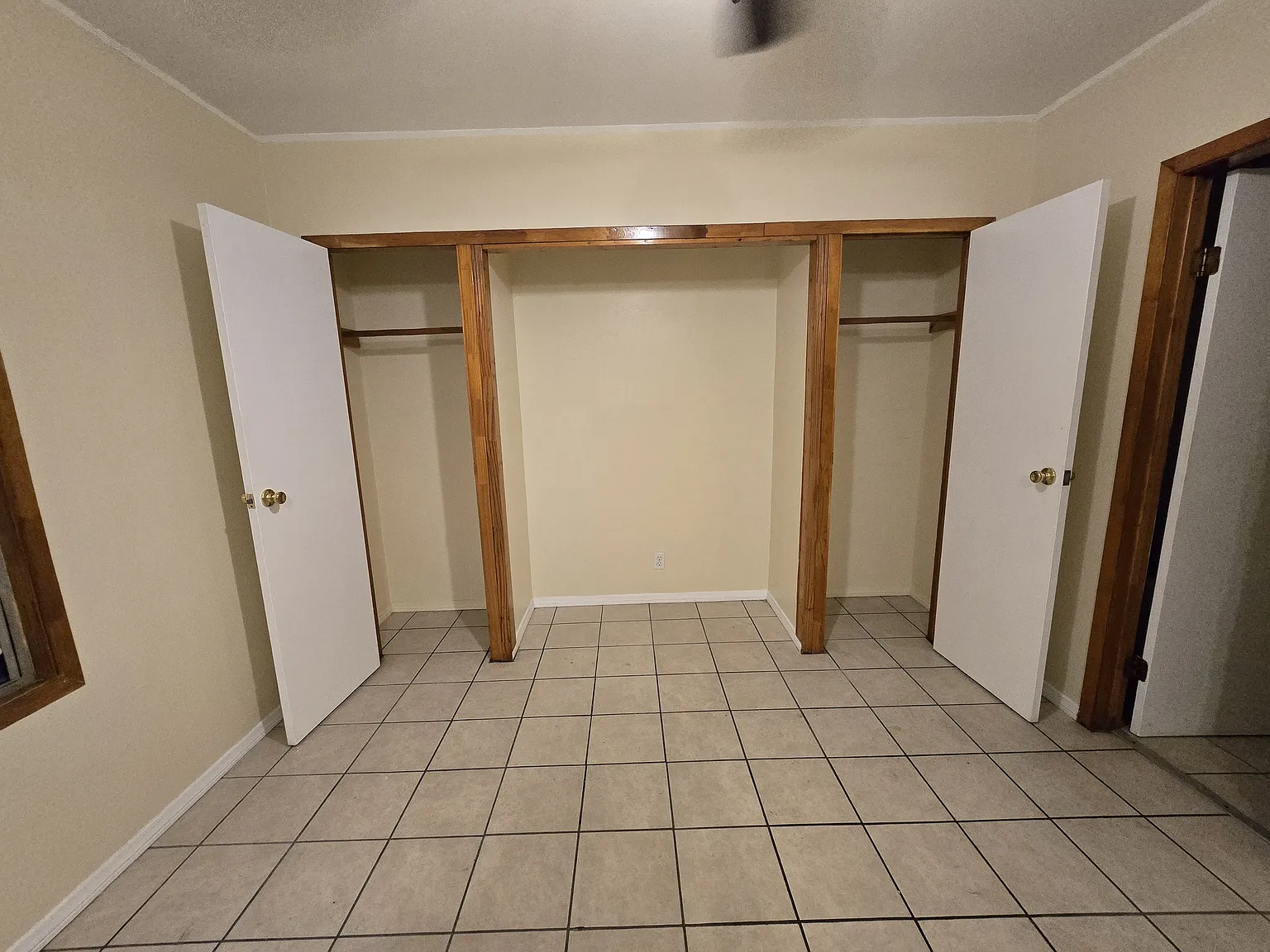 1/2 Stafford Ave, Huntington Park — Photo 4