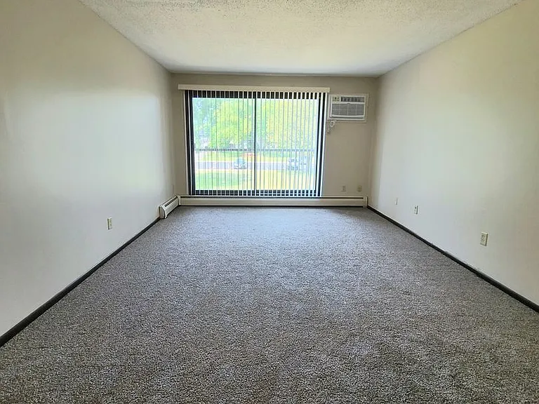 Eastgate Apartments — Photo 73