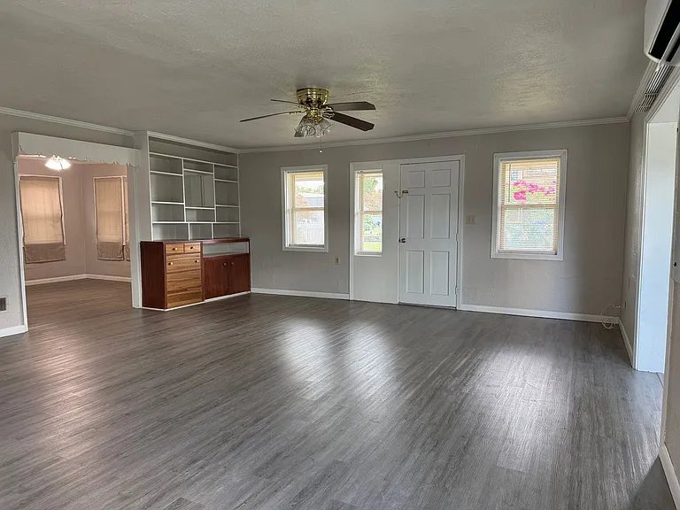 304 N Rockingham Ave — Photo 3