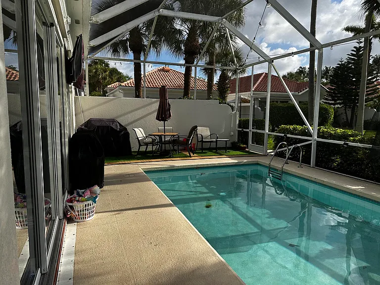 2023 Valencia Dr — Photo 4