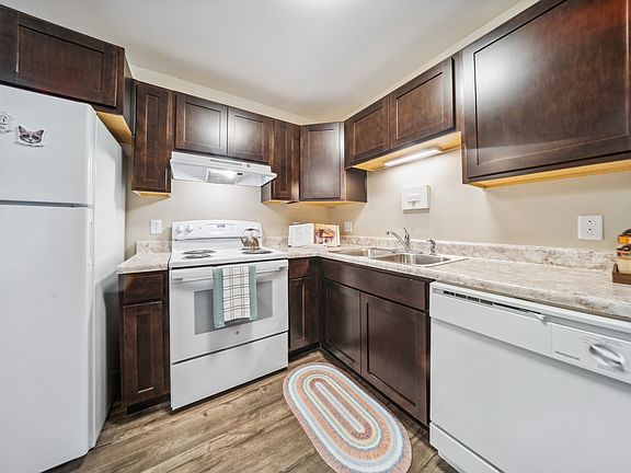 3rd image of 637 Pine St #14454577