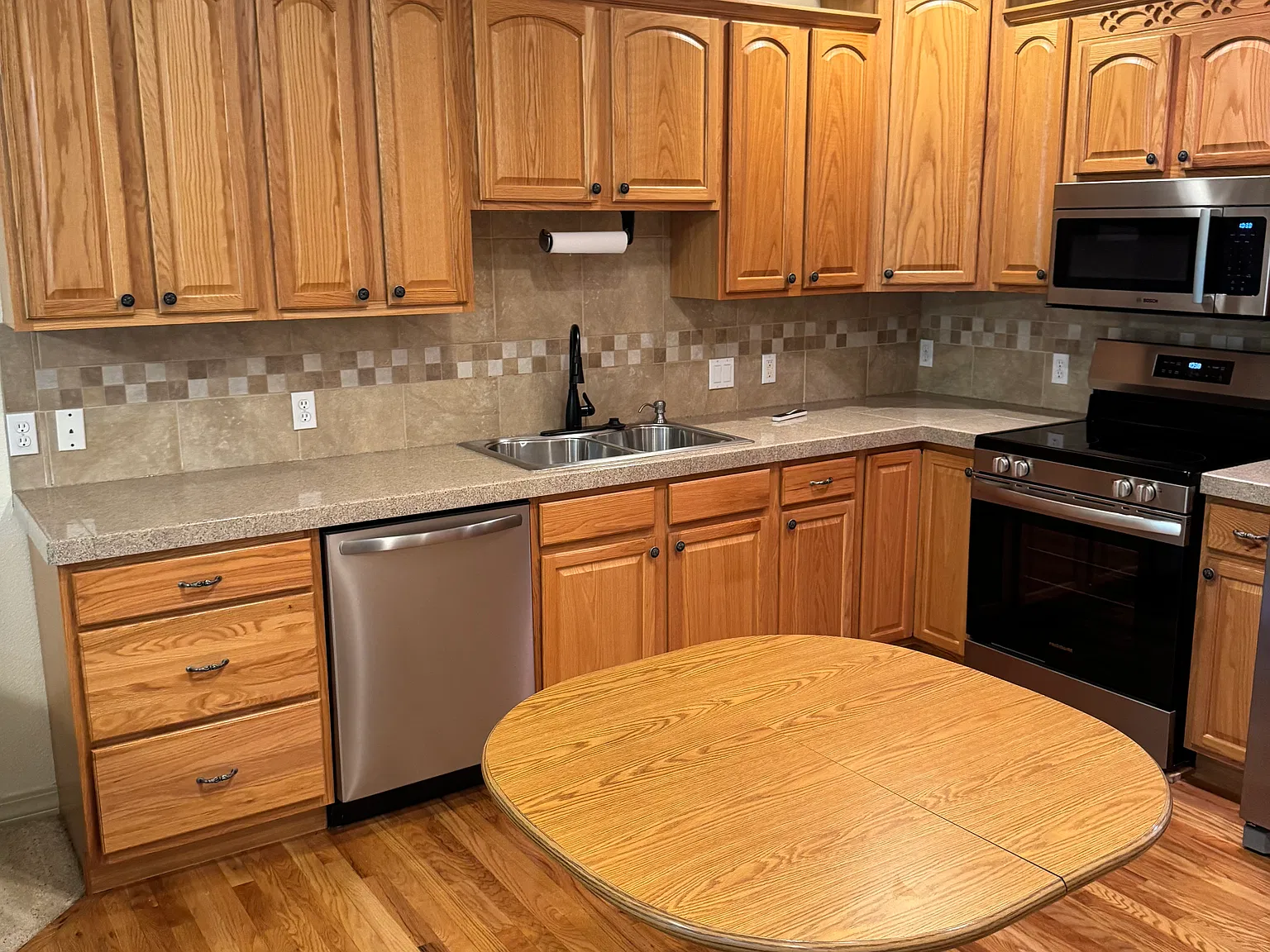 3 bed, 2.5 bath, 1467 sqft, $1,950 — Photo 4