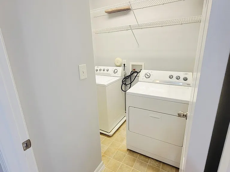 8827 Thornton Town Pl — Photo 38