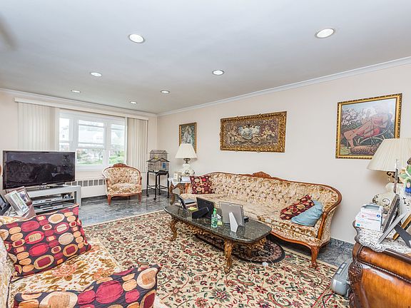 4th image of 47-37 Hollis Ct #2B