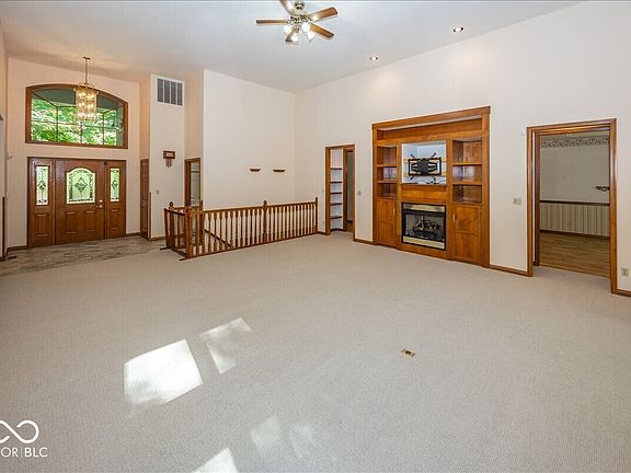 4th image of 1663 Walnut Trce