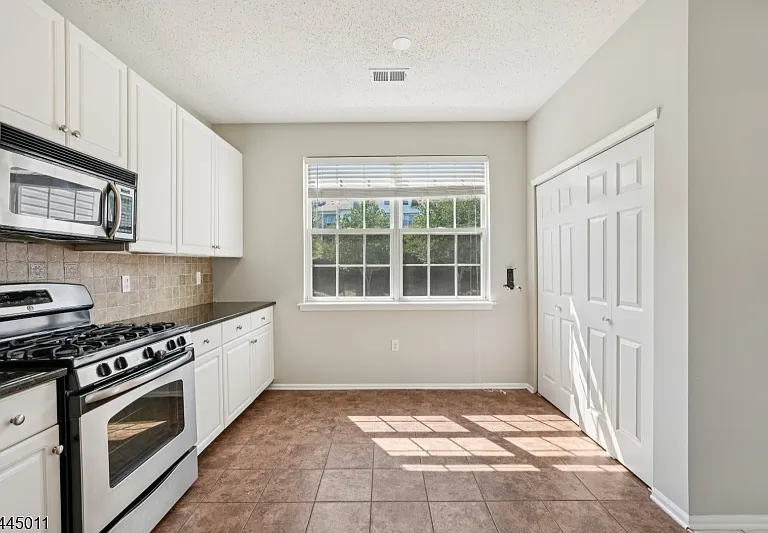43 Hancock Dr — Photo 8